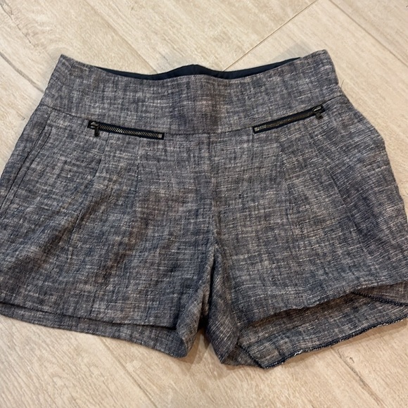 Ann Taylor Gray Linen Shorts - Classic Summer Style, SIze 00 - Picture 1 of 10